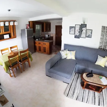 Flor Apartman Lajes das Flores